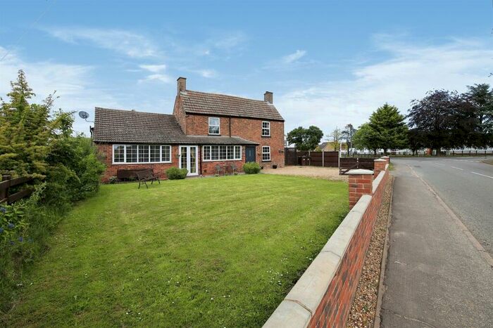 5 Bedroom Detached House For Sale In Roman Road, Moulton Chapel, Spalding, PE12