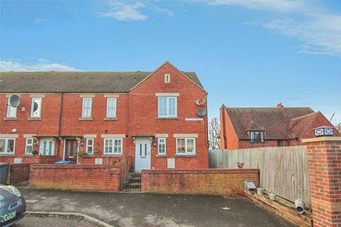 3 Bedroom End Terrace House For Sale In The Brambles, Trowbridge, BA14