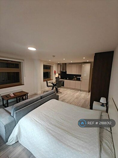 Studio To Rent In Kensington House, Slough, SL1