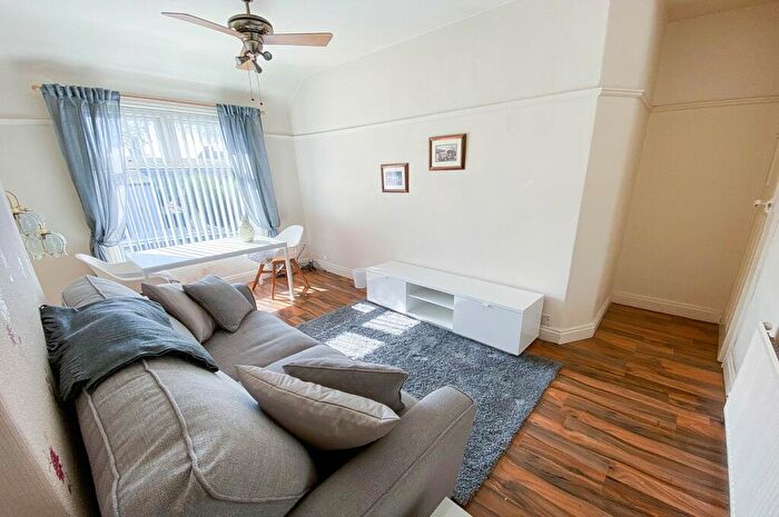 1 Bedroom Apartment To Rent In Flixton Road, Urmston, Manchester, M41