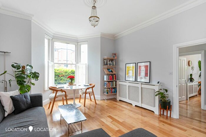 2 Bedroom Apartment To Rent In Lampard Grove, London, N16