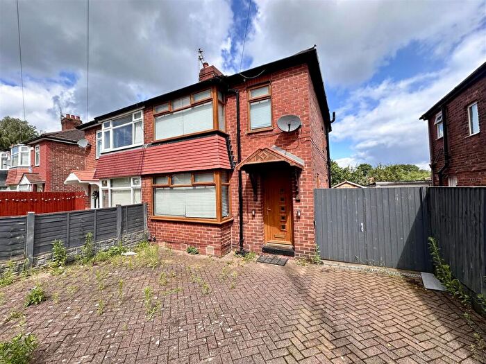 3 Bedroom Semi Detached House To Rent In Tellson Crescent, Salford, M6