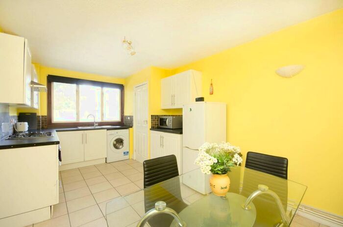 3 Bedroom Terraced House To Rent In Rye Close, Guildford, GU2