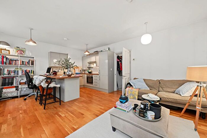 1 Bedroom Flat To Rent In Shaftesbury Avenue, London, WC2H