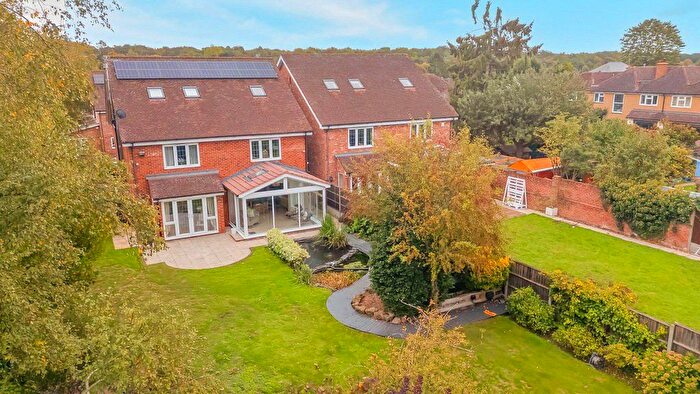 5 Bedroom Detached House For Sale In Lodge Close, Watford, Hertfordshire, WD25