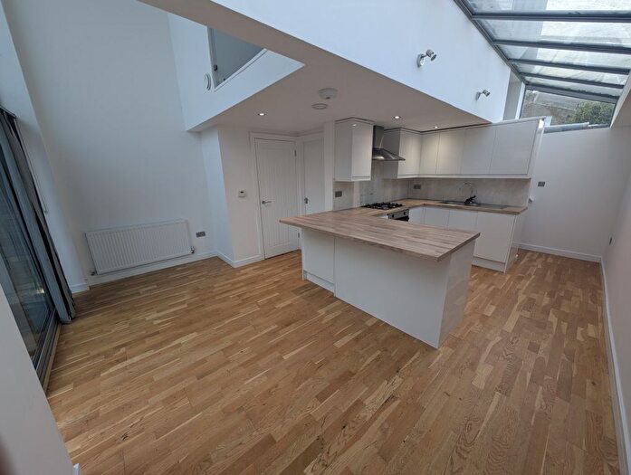 1 Bedroom Flat To Rent In George Street, Southall, UB2