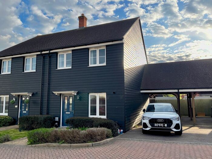 3 Bedroom Semi-Detached House To Rent In Lincoln Gardens, Kingsnorth, TN25