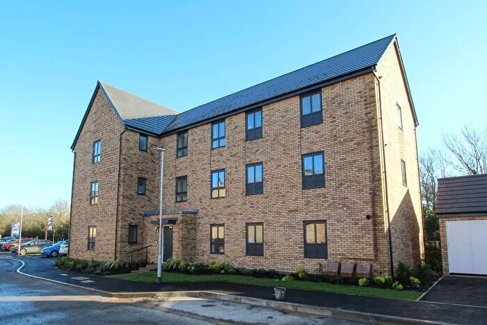 2 Bedroom Flat To Rent In Chaddington Strand, Swindon, SN1