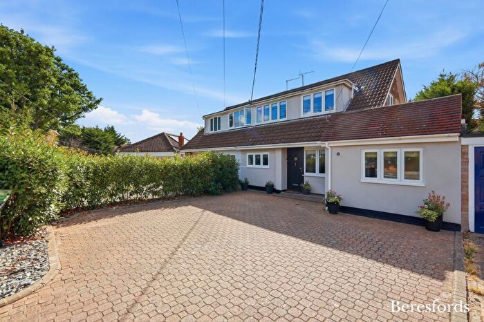 3 Bedroom Semi-Detached House For Sale In Perry Street, Billericay, CM12