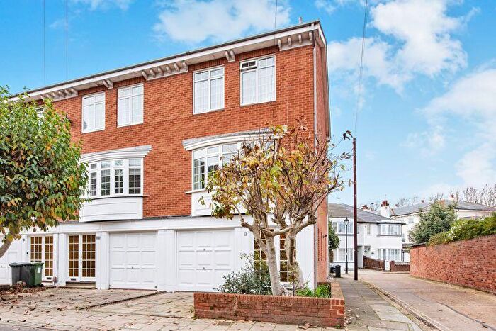 3 Bedroom End Of Terrace House For Sale In Queen's Grove, Southsea, PO5