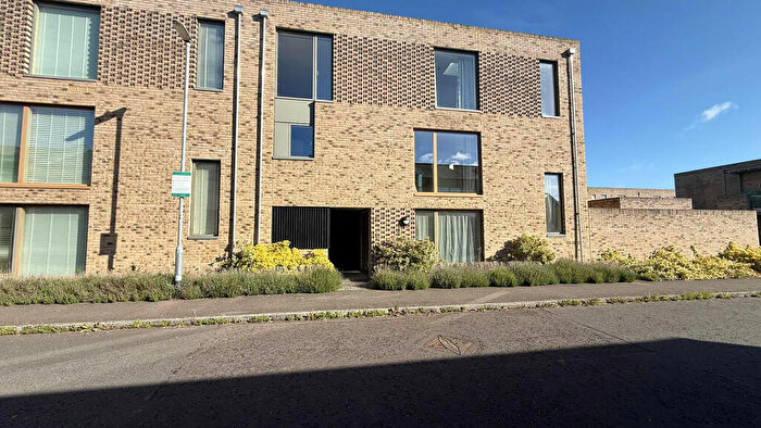 3 Bedroom Town House To Rent In Ellis Road, Trumpington, Cambridge, CB2
