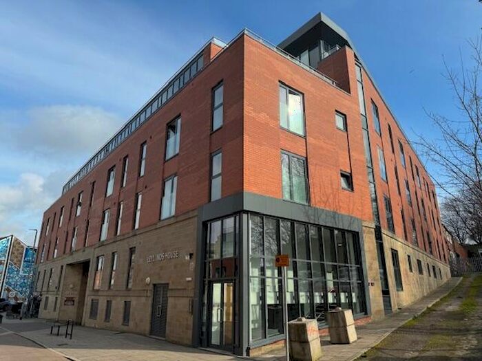 2 Bedroom Apartment To Rent In Mabgate, Leeds, West Yorkshire, LS9