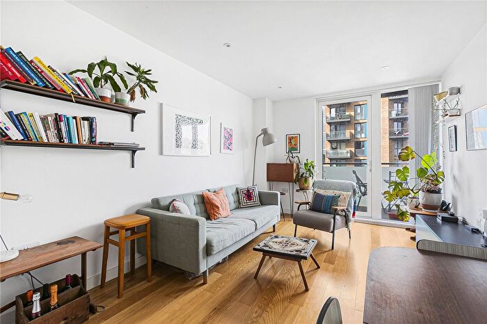 1 Bedroom Flat For Sale In Station Approach, Hoe Street, London, E17