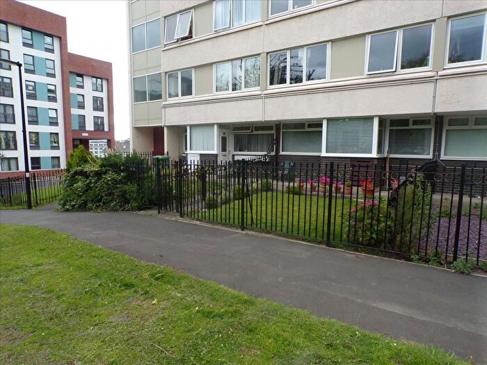 2 Bedroom Flat To Rent In Howard Street, Newcastle Upon Tyne, NE1