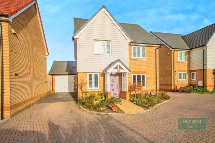 4 Bedroom Detached House For Sale In Songbird Crescent, Chattenden, Rochester, ME3