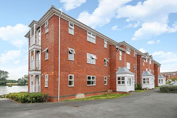 2 Bedroom Flat To Rent In Guillemot Way, Aylesbury, HP19