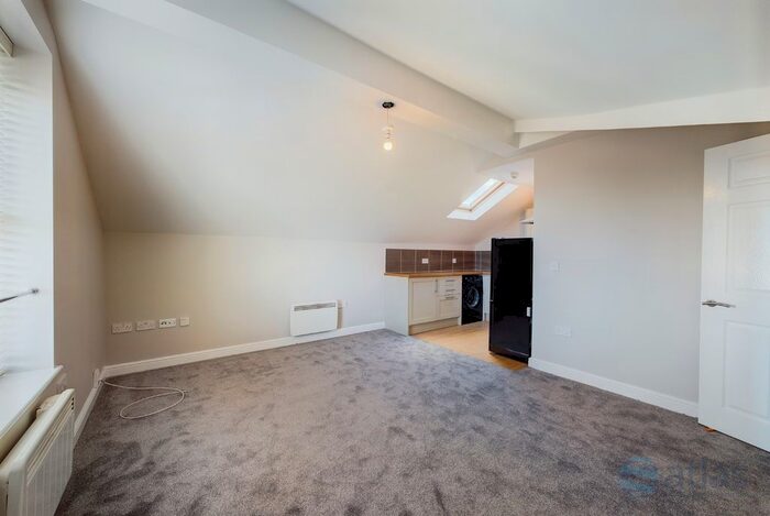 2 Bedroom Flat To Rent In Parkfield Road, Aigburth, L17