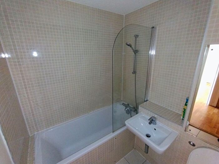 1 Bedroom Flat To Rent In School Street, Willenhall, Wolverhampton, WV13