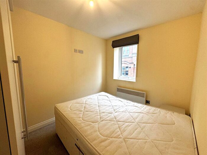 2 Bedroom Flat To Rent In Brunswick Court, Leeds, LS2