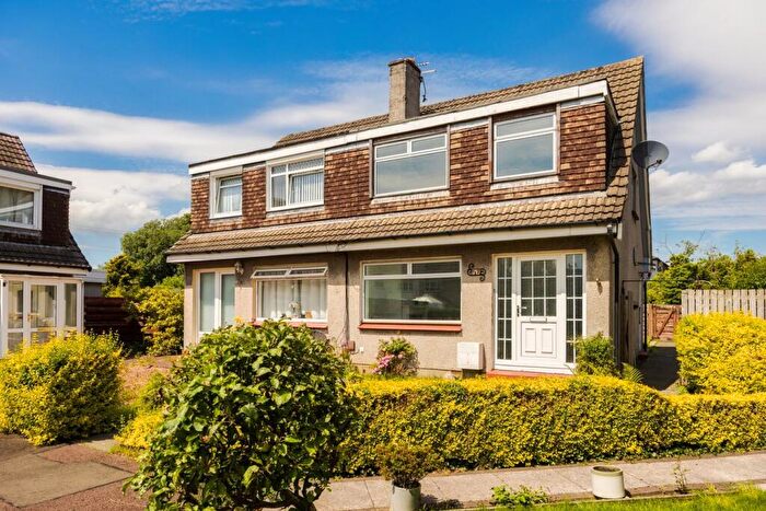 3 Bedroom Semi-Detached House For Sale In Ralston Path, Glasgow, G52