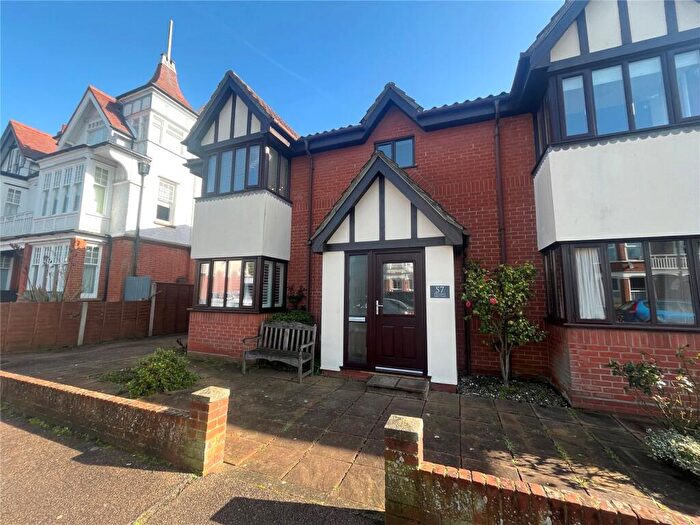 2 Bedroom Apartment For Sale In Tomline Road, Felixstowe, Suffolk, IP11