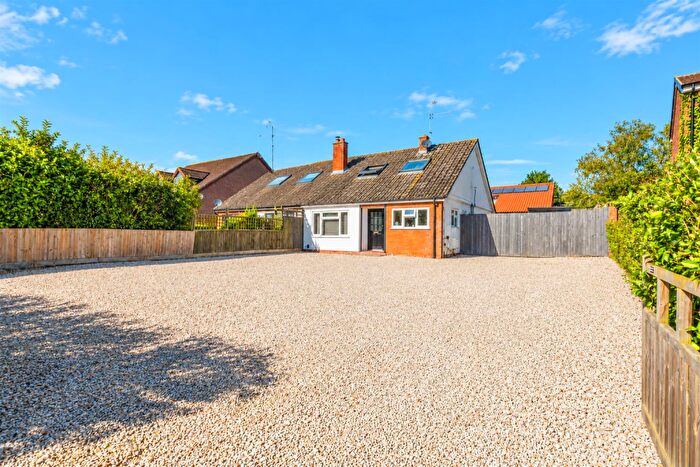 4 Bedroom Semi-Detached House For Sale In Leys Road, Loughton, Milton Keynes, MK5