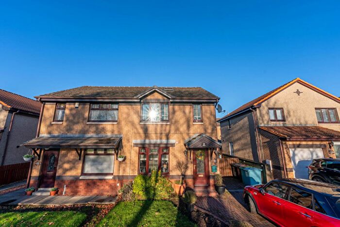 3 Bedroom Semi-Detached House For Sale In Dunottar Avenue, Coatbridge, ML5