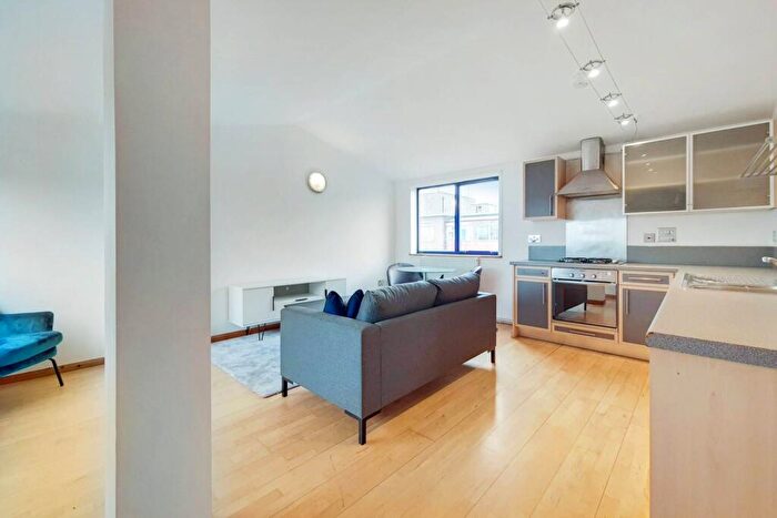 1 Bedroom Flat To Rent In Canonbury Heights West, Islington, London, N1