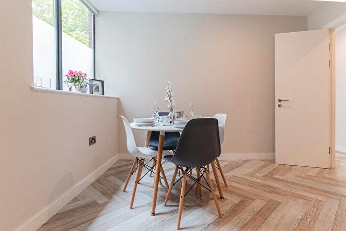2 Bedroom Apartment To Rent In Great Western Street, Manchester, Greater Manchester, M14