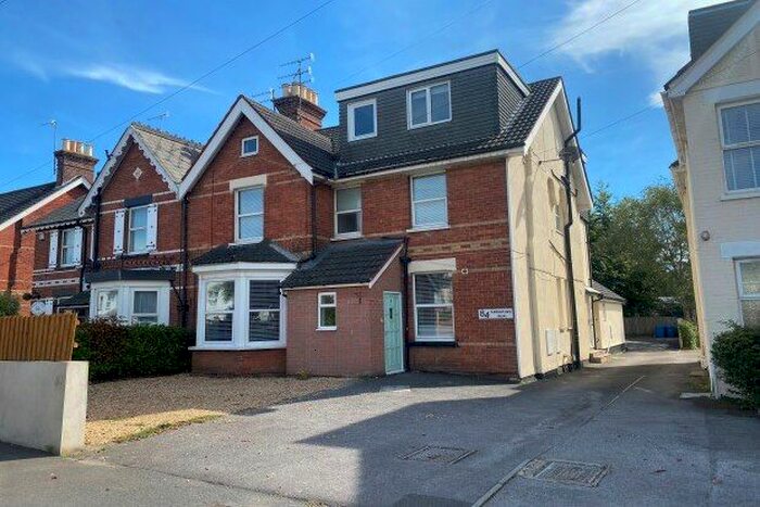 2 Bedroom Flat To Rent In Parkstone Road, Poole, BH15