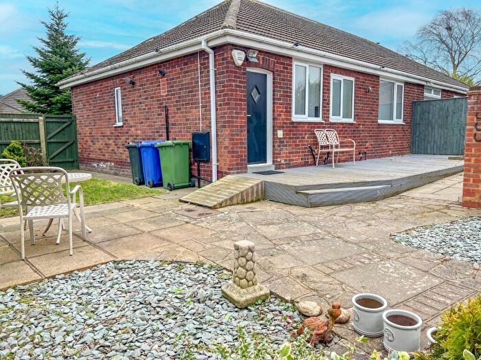 2 Bedroom Semi-Detached House For Sale In Emfield Grove, Grimsby, DN33