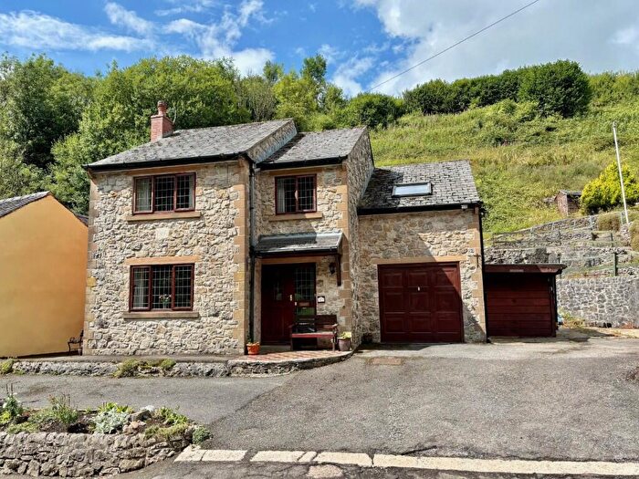 3 Bedroom Detached House For Sale In Yeoman Street, Matlock, Derbyshire, DE4