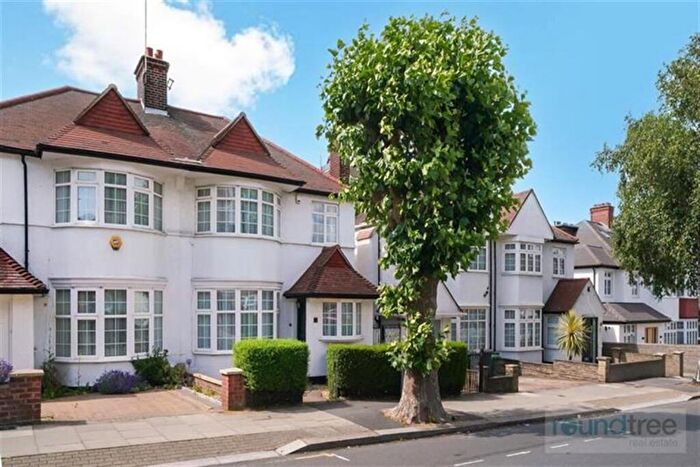 4 Bedroom House For Sale In Princes Park Avenue, Golders Green, NW11