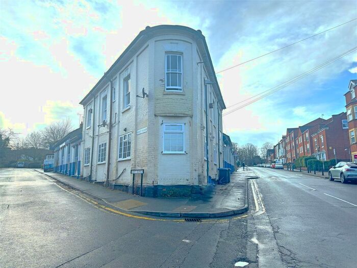 2 Bedroom Flat To Rent In Albert Street, Town Centre, Rugby, CV21