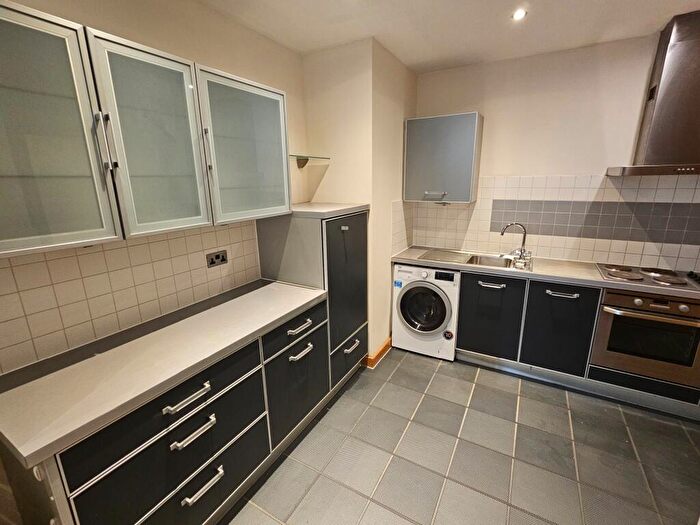 1 Bedroom Flat To Rent In Apartment, Leeds Road, Bradford, BD1