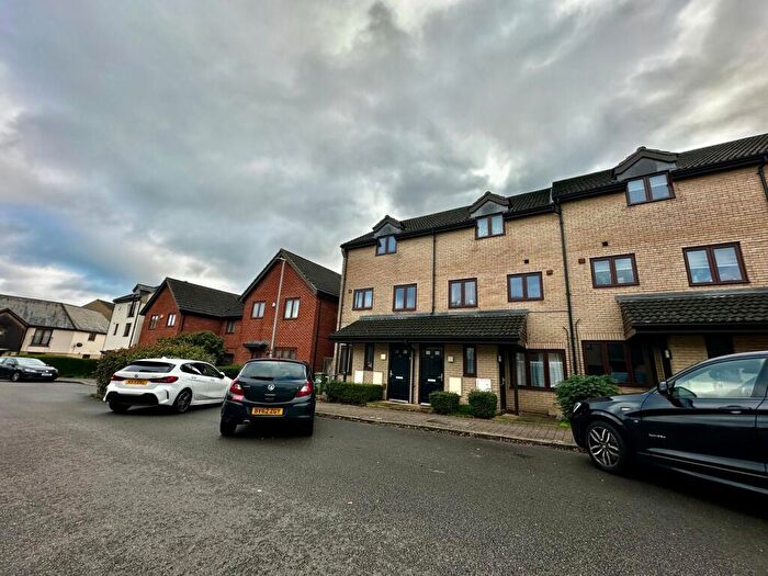 2 Bedroom Maisonette For Sale In Kelling Way, Broughton, Milton Keynes, MK10