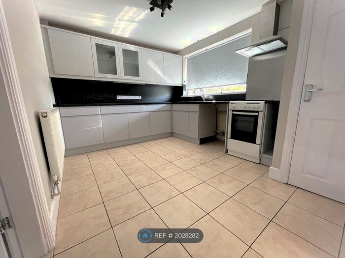 3 Bedroom Terraced House To Rent In Havenwood Rise, Nottingham, NG11