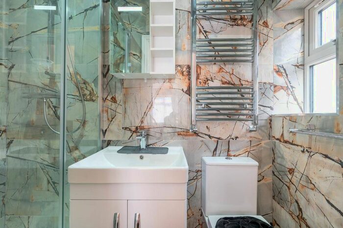 Studio To Rent In Bilton Road, Perivale, Greenford, UB6