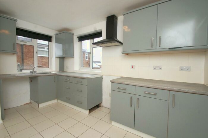 3 Bedroom House To Rent In Chaucer Avenue, Pudsey, West Yorkshire, LS28