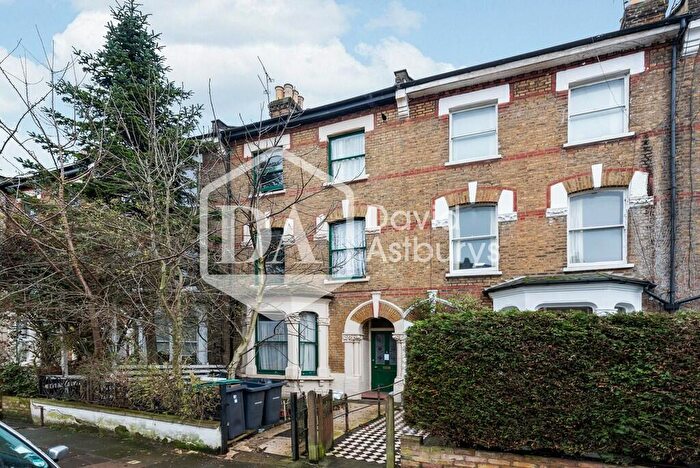 3 Bedroom Apartment To Rent In Palace Road, Crouch End, London, N8