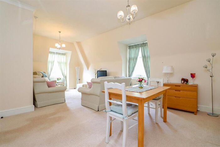 2 Bedroom Retirement Property For Sale In Guildford Road, Horsham, RH12