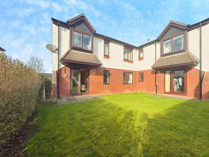 2 Bedroom Flat For Sale In Birches Nook, Stocksfield, NE43