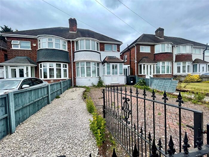 3 Bedroom Semi-Detached House For Sale In Quinton Road West, Quinton, Birmingham, West Midlands, B32