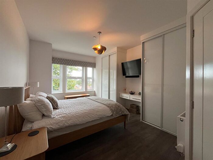 3 Bedroom Apartment For Sale In The Sycamores, Pwllychrochan Avenue, Colwyn Bay, LL29