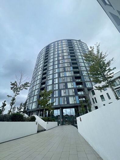 2 Bedroom Flat To Rent In Newgate, Croydon, CR0