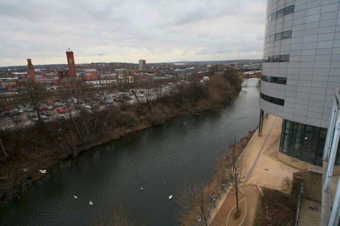 2 Bedroom Apartment To Rent In Whitehall Quay, Leeds, LS1