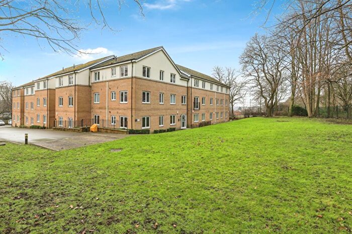 2 Bedroom House To Rent In Oak Tree Lane, Leeds, LS14