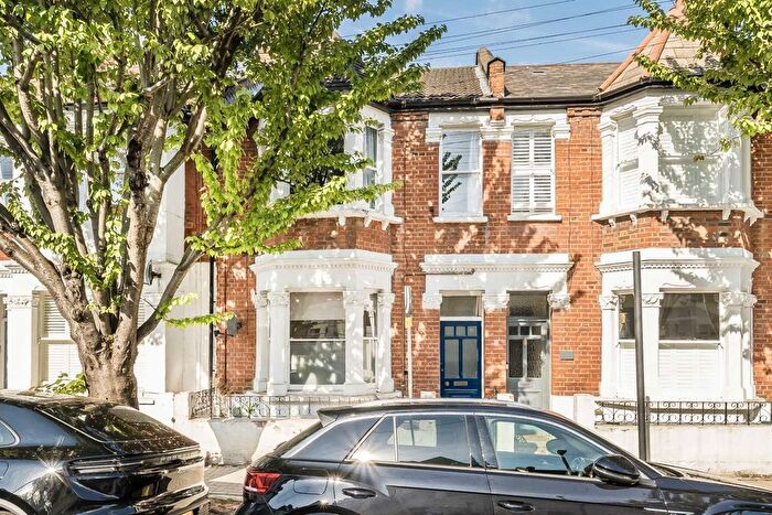 2 Bedroom Flat To Rent In Farlton Road, Earlsfield, SW18