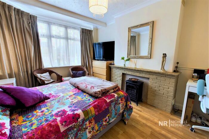 3 Bedroom End Of Terrace House For Sale In Ashby Avenue, Chessington, Surrey., KT9