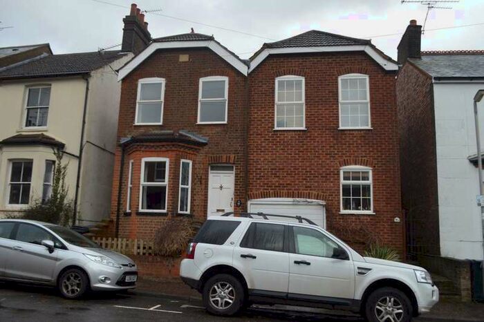 3 Bedroom House To Rent In Albion Road, St Albans AL1